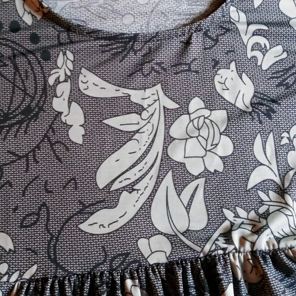Reborn Dress Women's Size XL Black Gray Floral 3/4 Sleeve Scoop Neck Like New - Picture 5 of 16